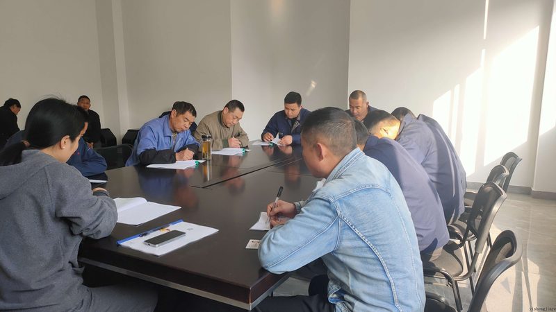 考研集训营的费用通常由以下几个部分构成：
