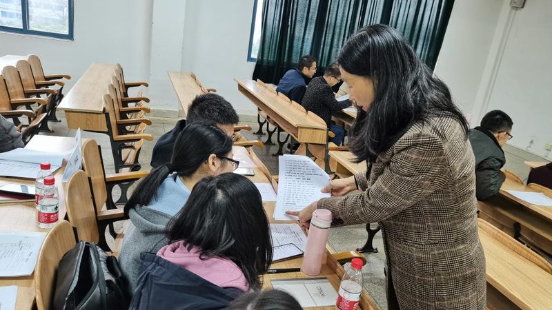 课程设置直接关系到学生的技能掌握程度。在选择学校时，可以从以下几个方面进行考察：